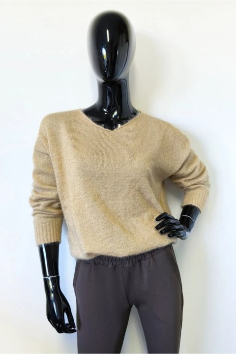 SWETER GIA - CZARNY, UNI, CZA OFF PINK SWETER GIA - CZARNY, UNI, CZA OFF PINK